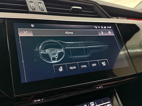 Audi e-tron 28 of 30