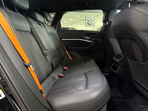 Audi e-tron 15 of 30