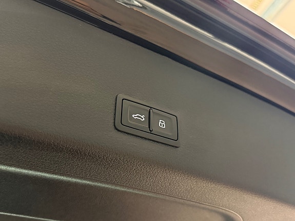 Audi e-tron 14 of 30