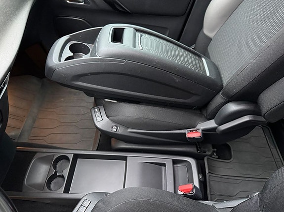 Citroen Grand C4 Spacetourer 26 of 30