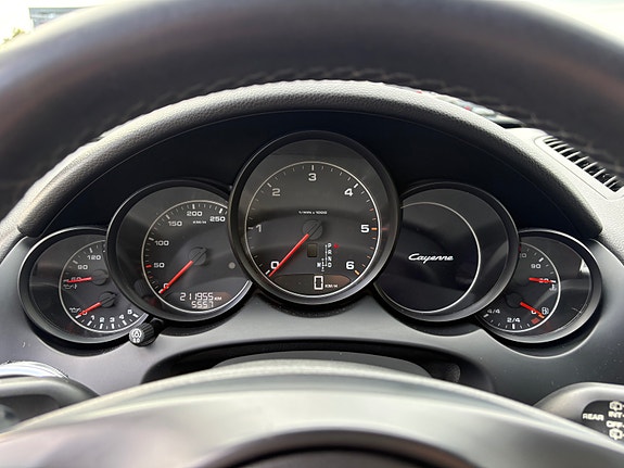 Porsche Cayenne 22 of 30