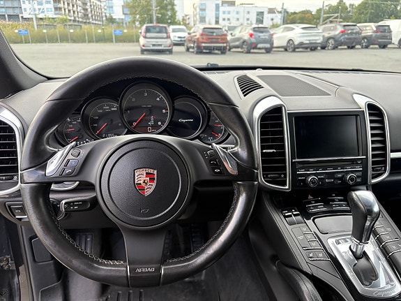 Porsche Cayenne 20 of 30