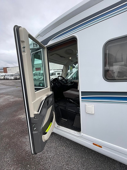 Knaus R18 Vansation Kompakt / Sykkelstativ / Lav KM / Senkeseng 6 of 30