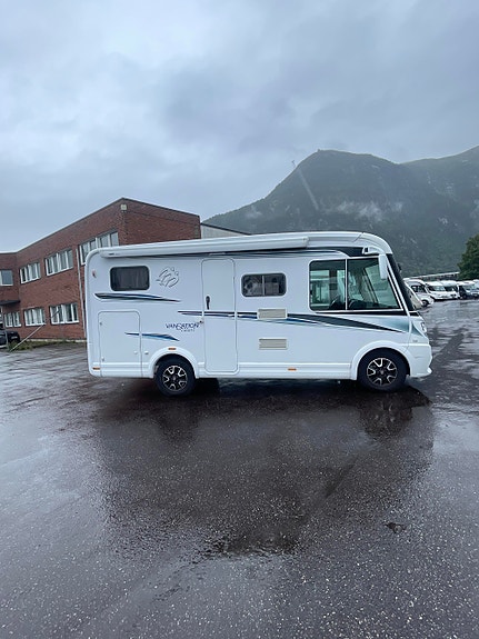 Knaus R18 Vansation Kompakt / Sykkelstativ / Lav KM / Senkeseng 2 of 30
