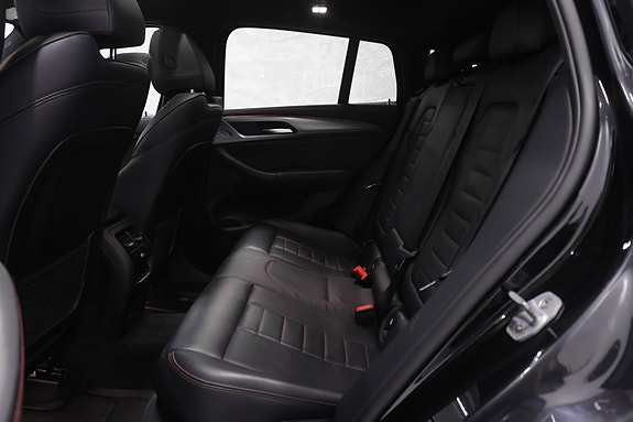 BMW X4 27 of 30