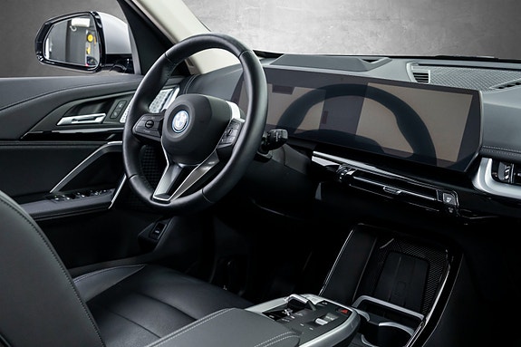 BMW iX1 26 of 27