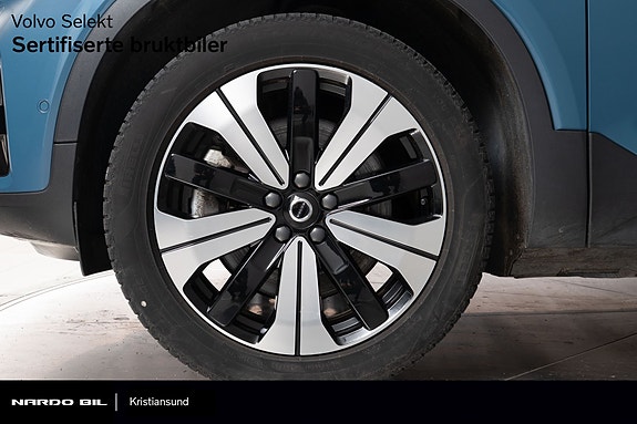 Volvo XC40 5 of 30
