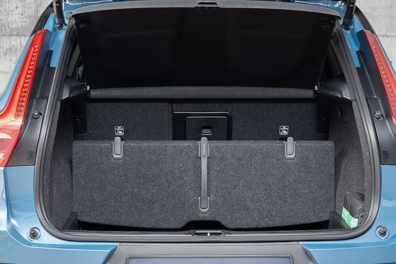 Volvo XC40 13 of 30
