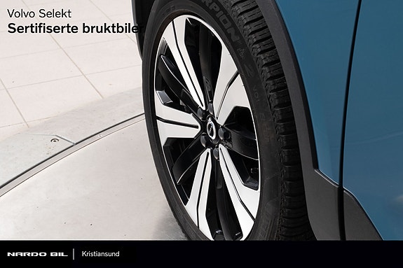 Volvo XC40 6 of 30