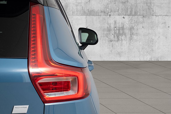 Volvo XC40 10 of 30