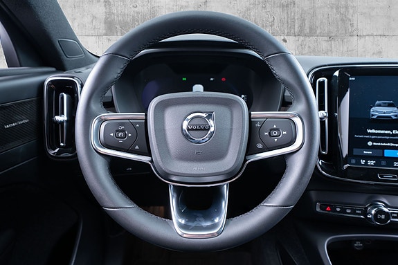 Volvo XC40 16 of 30