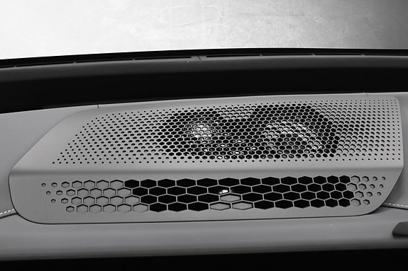 BMW iX 26 of 30