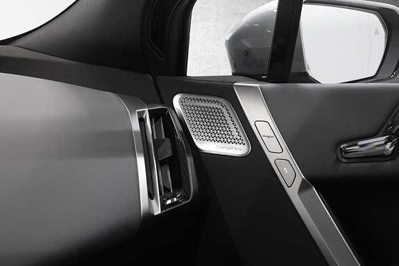 BMW iX 16 of 30