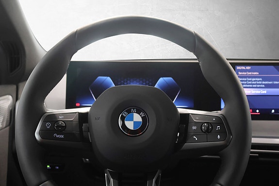 BMW iX 10 of 30
