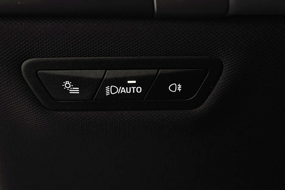 BMW iX 24 of 30