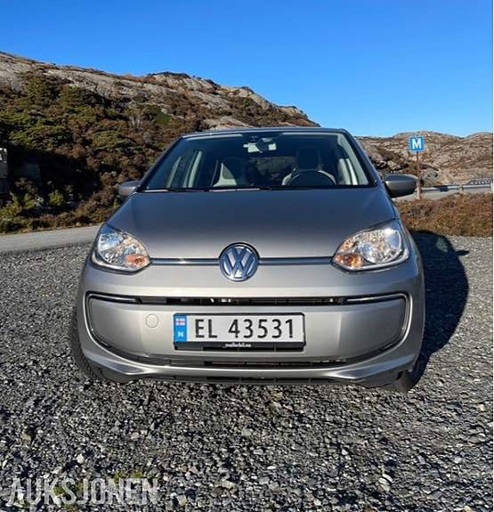 Volkswagen UP! 2 of 11