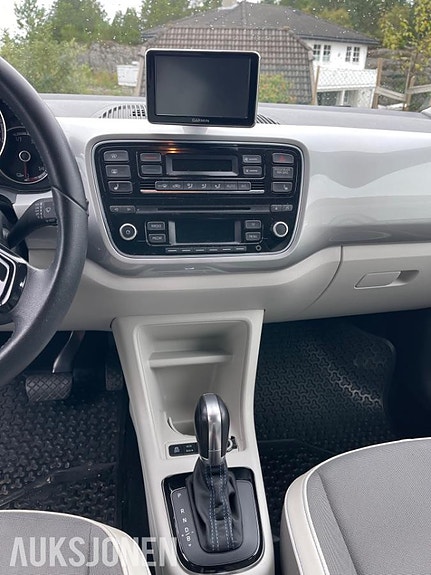 Volkswagen UP! 7 of 11
