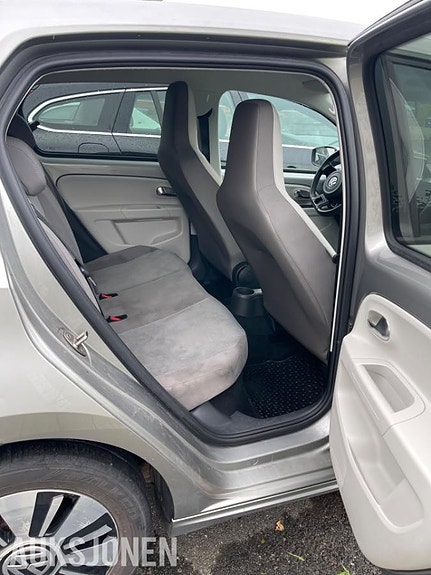 Volkswagen UP! 10 of 11