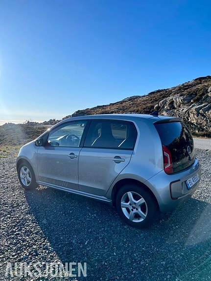 Volkswagen UP! 5 of 11
