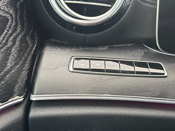 Mercedes-Benz E220 d 30 of 30