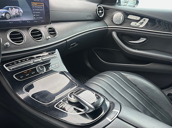 Mercedes-Benz E220 d 23 of 30