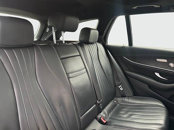 Mercedes-Benz E220 d 13 of 30