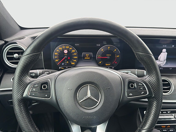 Mercedes-Benz E220 d 27 of 30