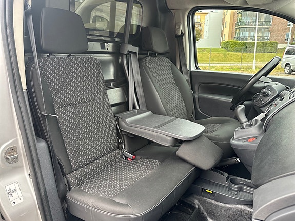 Renault Kangoo Maxi 25 of 30