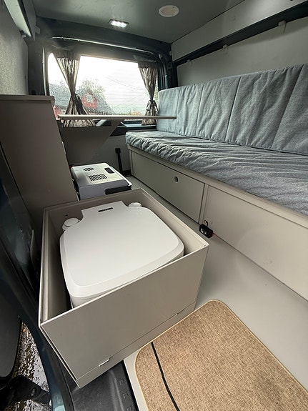 Volkswagen Caddy Maxi 24 of 24