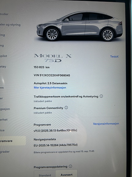 Tesla Model X 13 of 17