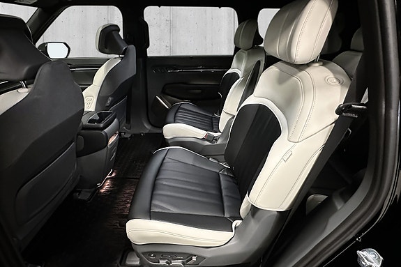 Kia EV9 11 of 22