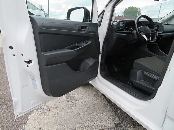 Volkswagen Caddy Maxi 21 of 30