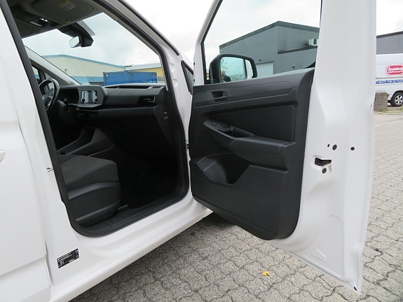 Volkswagen Caddy Maxi 19 of 30