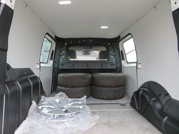 Volkswagen Caddy Maxi 15 of 30