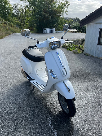 Vespa 50S 2T 2 of 3