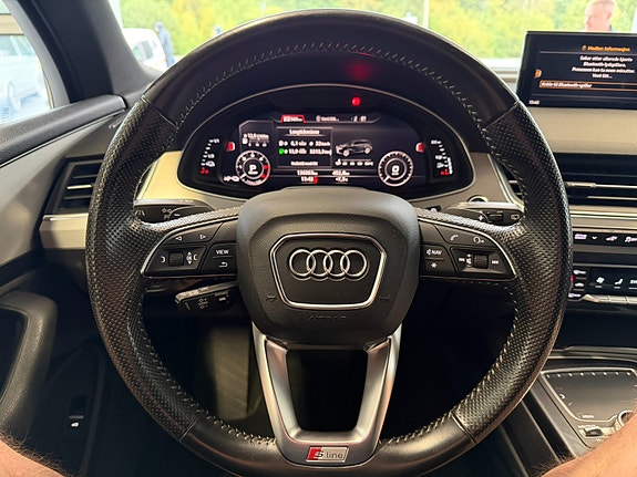 Audi Q7 25 of 30
