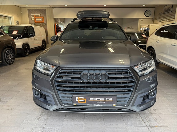 Audi Q7 2 of 30