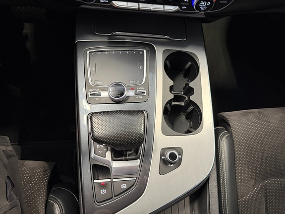 Audi Q7 27 of 30