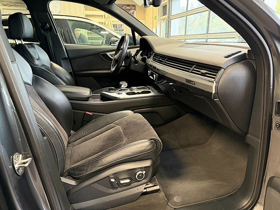Audi Q7 13 of 30