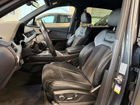 Audi Q7 11 of 30
