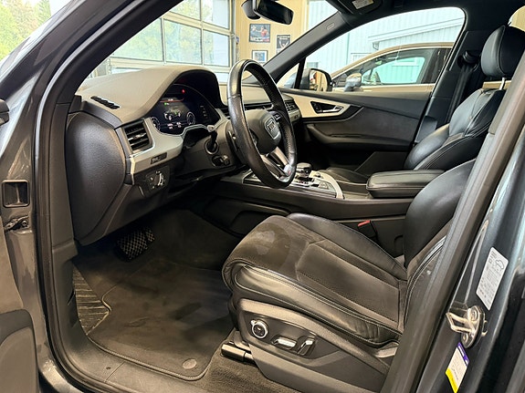 Audi Q7 10 of 30
