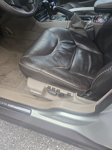 Volvo XC70 9 of 23