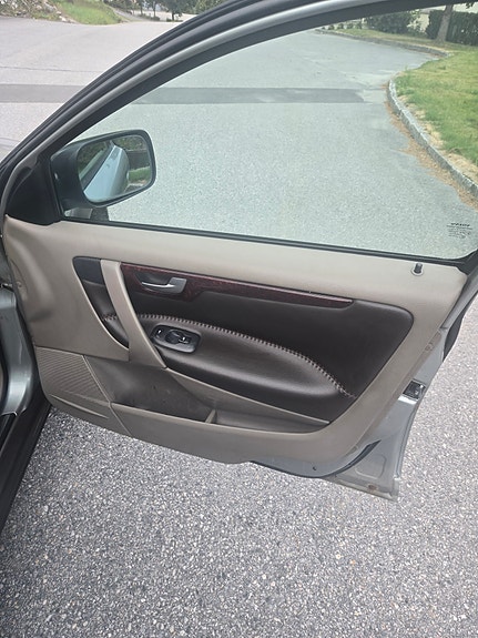 Volvo XC70 17 of 23