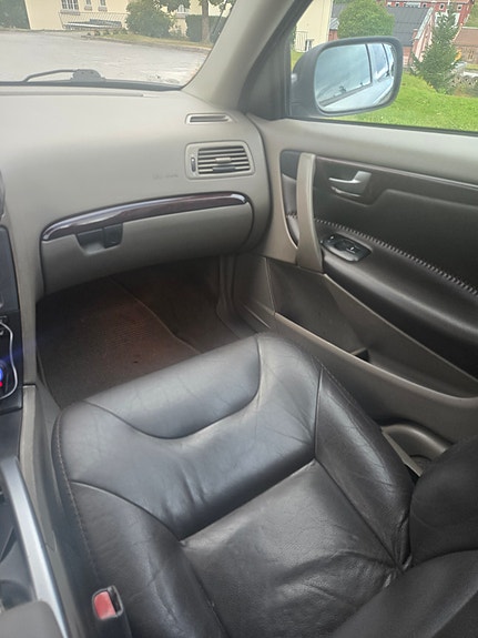 Volvo XC70 12 of 23