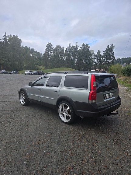 Volvo XC70 5 of 23