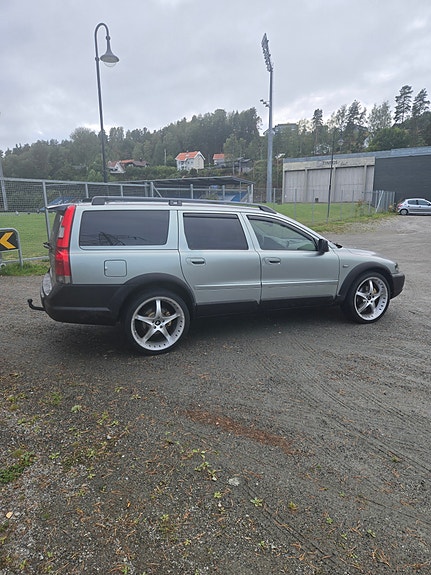Volvo XC70 7 of 23