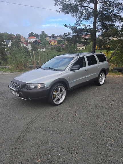 Volvo XC70 4 of 23