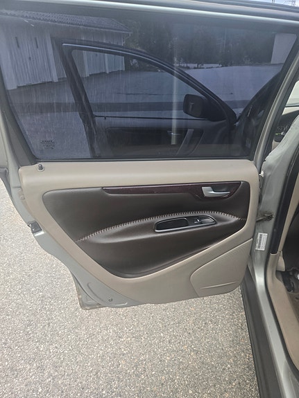 Volvo XC70 13 of 23