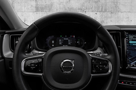Volvo XC60 13 of 28