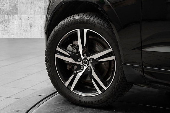 Volvo XC60 9 of 28